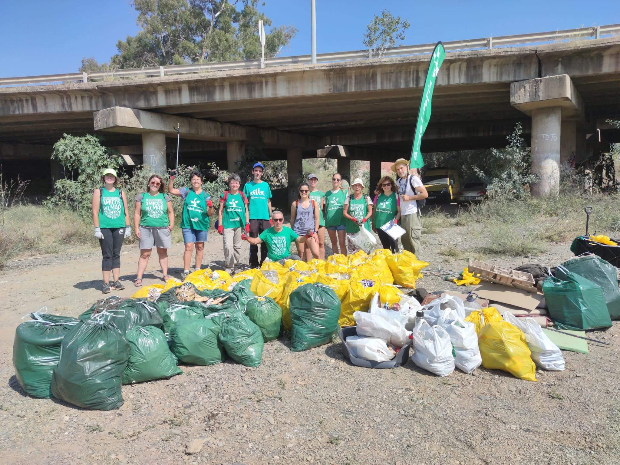 Playa limpia después de la limpieza